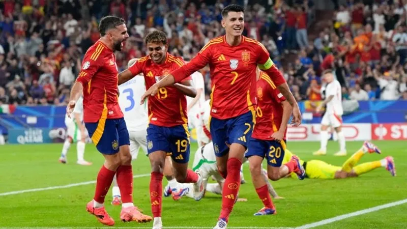 Đích nhắm tiếp theo của La Roja là trở thành đội đầu tiên bảo vệ thành công danh hiệu UEFA Nations League. Nations League final four1.jpg