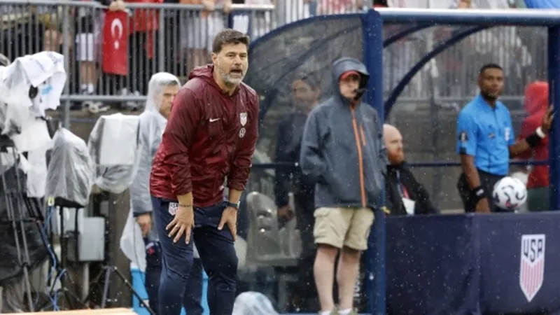 HLV Mauricio Pochettino chịu nhiều áp lực khi tuyển Mỹ thua trận thứ 3 liên tiếp. Pochettino.jpg
