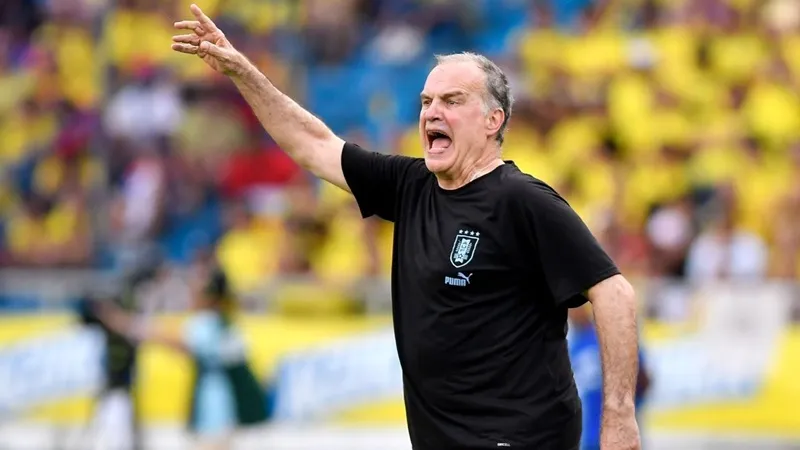 HLV Marcelo Bielsa và Uruguay không thắng trong 4 trận vòng loại gần nhất. Marcelo Bielsa.jpg
