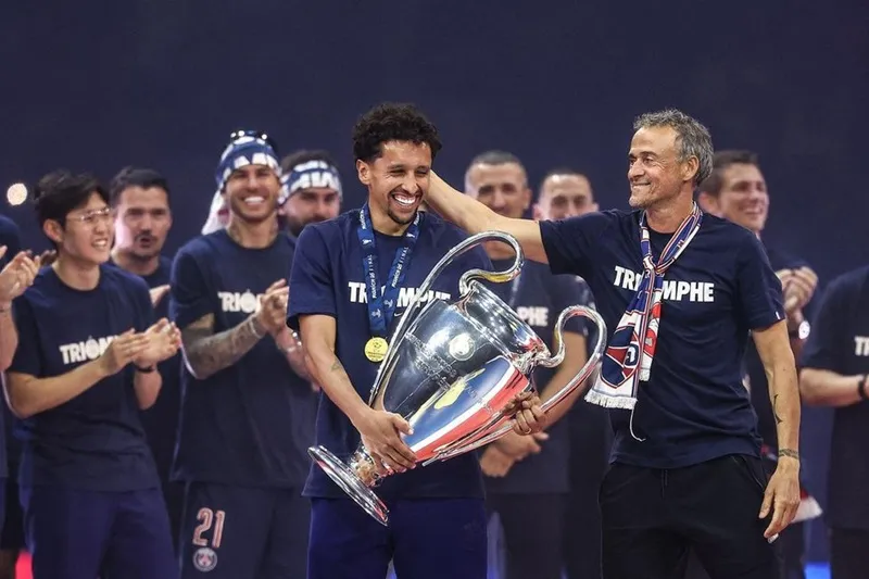 Luis Enrique gác lại niềm vui vô địch Champions League để sẵn sàng cho mục tiêu mới.