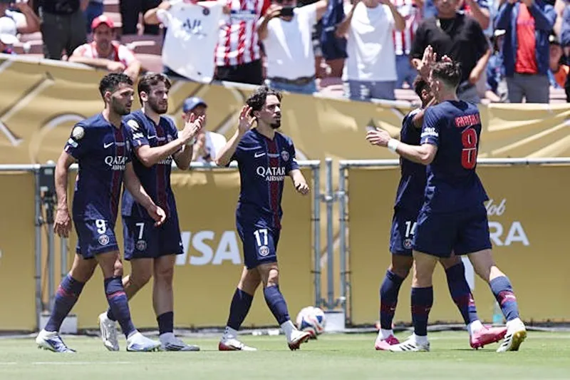 PSG có chiến thắng áp đảo 4-0 trước Atletico Madrid ở lượt trận đầu tiên bảng B