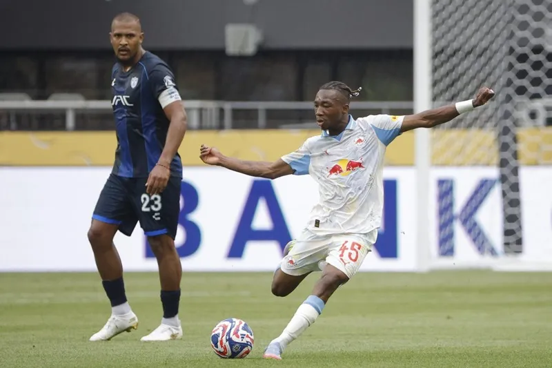 RB Salzburg có cơ hội giành vé đi tiếp khi đối đầu Al Hilal Saudi Arabia vào Chủ nhật. RB Salzburg1.jpg