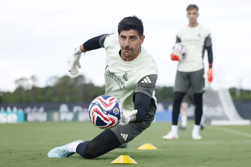 Courtois và Real Madrid tham dự FIFA Club World Cup sau một mùa giải đáng thất vọng. Thibaut Courtois.jpg