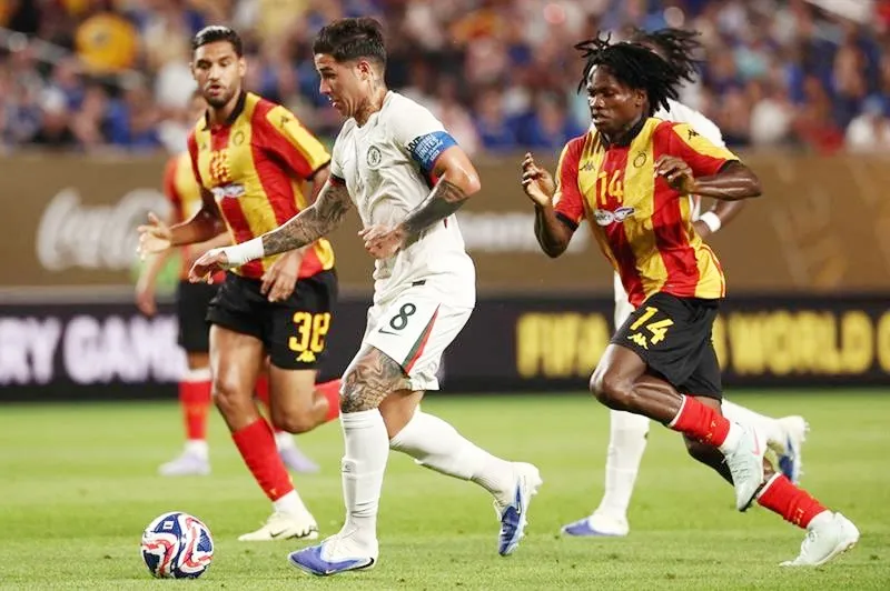 Fernandez chuẩn bị đối đầu với đội bóng cũ Benfica tại vòng 16 đội FIFA Club World Cup. Chelsea.jpg