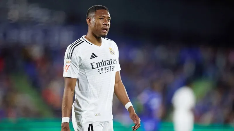 Trung vệ David Alaba bị chấn thương bắp chân phải chia tay FIFA Club World Cup.