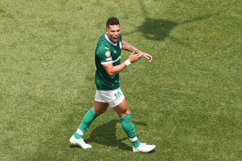 Paulinho Henrique là người hùng bên phía Palmeiras Chelsea1.jpg