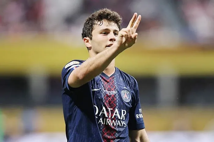 Joao Neves chơi nổi bật với hai bàn thắng ngay trong hiệp 1 Luis Enrique1.jpg