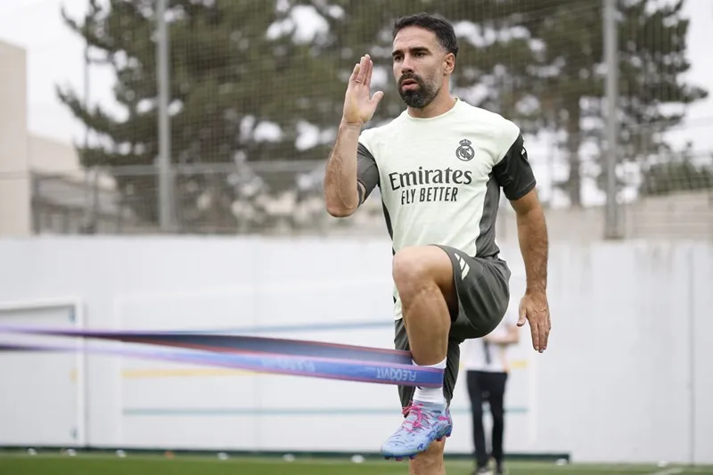Dani Carvajal sẵn sàng chơi ở bất kỳ vị trí nào trong đội hình của tân HLV Xabi Alonso.