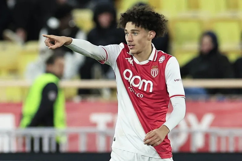 Arsenal cũng đang để mắt đến tiền vệ tấn công Maghnes Akliouche của Monaco. Maghnes Akliouche.jpg