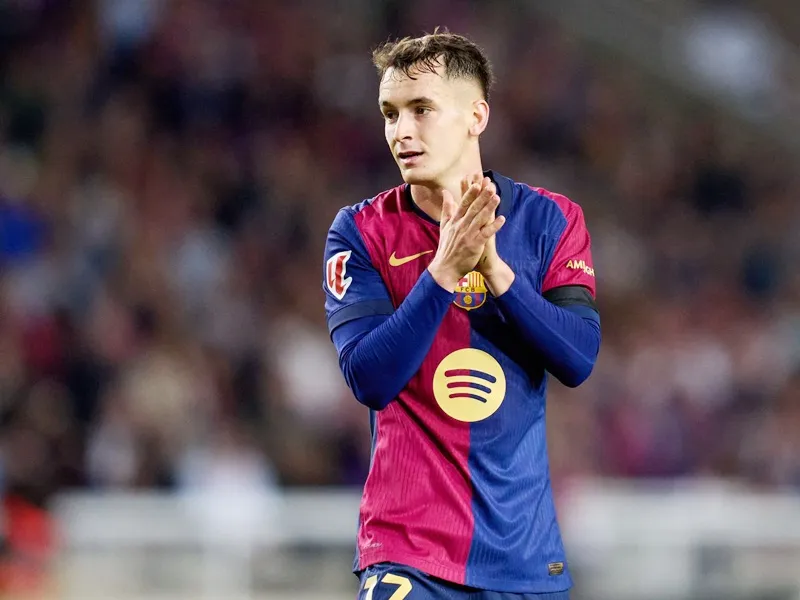 Tiền vệ phòng ngự Marc Casado đang có sự quan tâm từ Chelsea và Atletico Madrid. Barcelona1.jpg