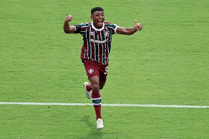 Hercules tiếp tục là người hùng của Fluminense Al-Hilal.jpg