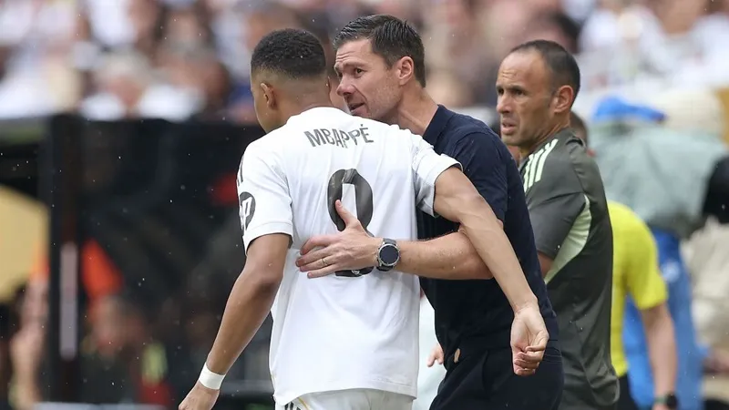 HLV Xabi Alonso cho biết vẫn còn quá sớm để nói liệu Kylian Mbappe sẵn sàng đá chính hay chưa.