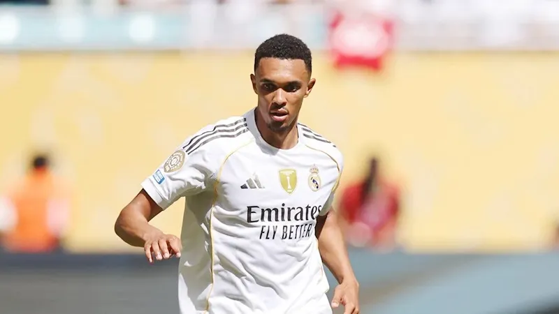 Trent Alexander-Arnold phải thi đấu cùng Real Madrid nên không thể đến tiễn biệt người bạn thân Diogo Jota.