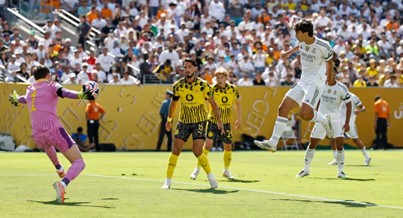 Gonzalo Garcia đang sống trong giấc mơ khi được so sánh với cựu tiền đạo huyền thoại Raul. Real Madrid.png
