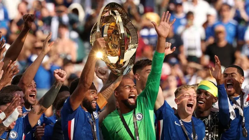 Chelsea đánh bại PSG 3-0 giành FIFA Club World Cup phiên bản mở rộng 32 đội lần đầu tiên. FIFA Club World Cup.jpg