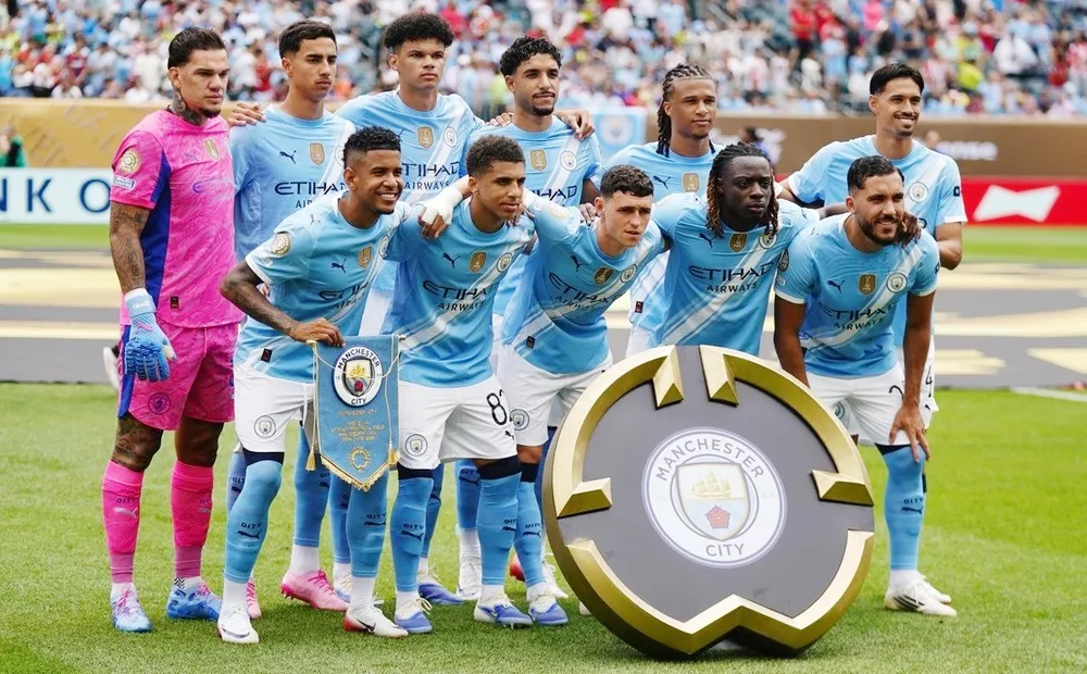 Diện mạo mới của Man.City tại FIFA Club World Cup. Alonso.jpg