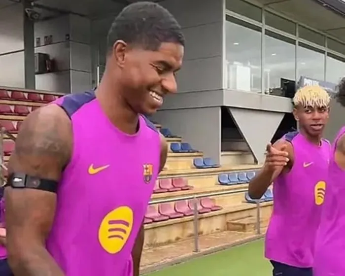 Rashford và Yamal trong buổi tập đầu tiên ở Barcelona