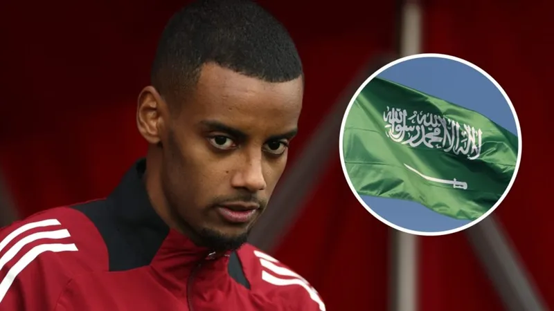 Alexander Isak được Al-Hilal đề nghị hợp đồng trị giá 32 triệu bảng/năm nhưng vẫn quyết tâm chuyển đến Liverpool.