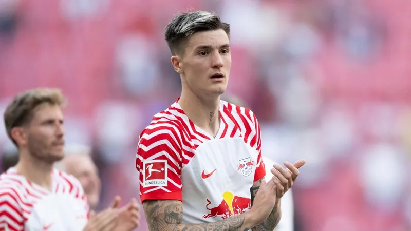 Newcastle và Man.United đang trong cuộc đua giành chữ ký của Benjamin Sesko.