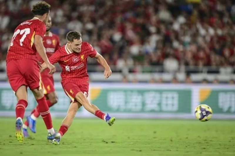 Florian Wirtz ghi bàn gỡ hòa cho Liverpool