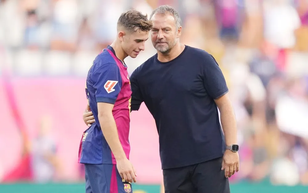 Fermin Lopez được cho đã cam kết với HLV Hansi Flick sẽ ở lại Barcelona.