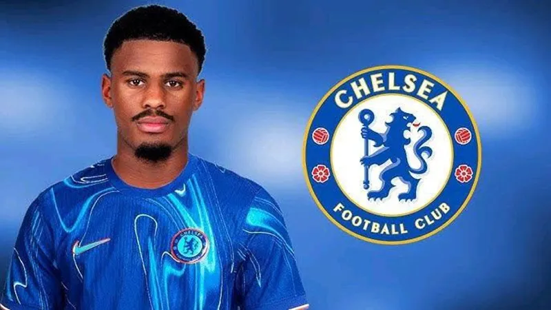 Chelsea đã chính thức ký hợp đồng với hậu vệ 19 tuổi Jorrel Hato từ Ajax Amsterdam.
