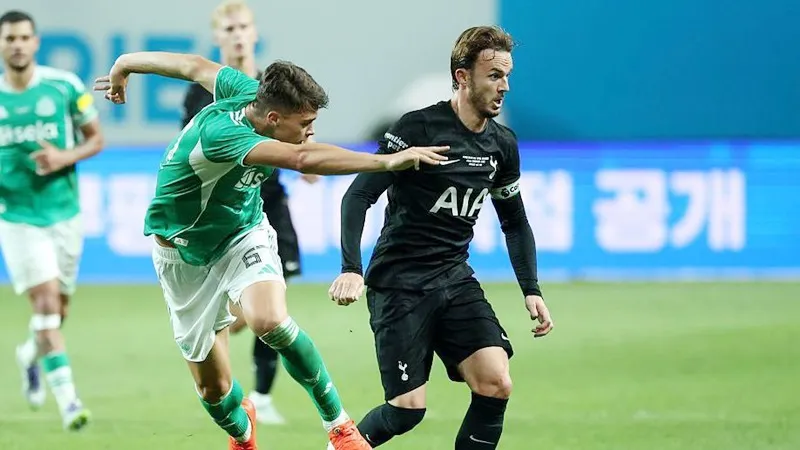 James Maddison trước khi gặp chấn thương có thể khiến anh bỏ lỡ khởi đầu mùa giải.