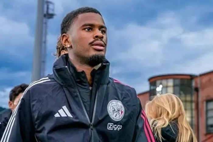 Jorrel Hato trong màu áo Ajax