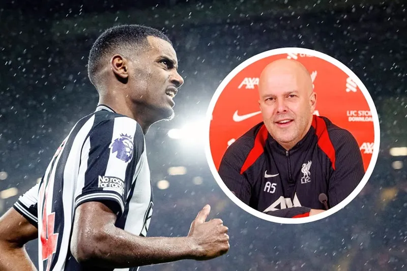 HLV Arne Slot từ chối tiết lộ về sự quan tâm đối với Alexander Isak của Newcastle.