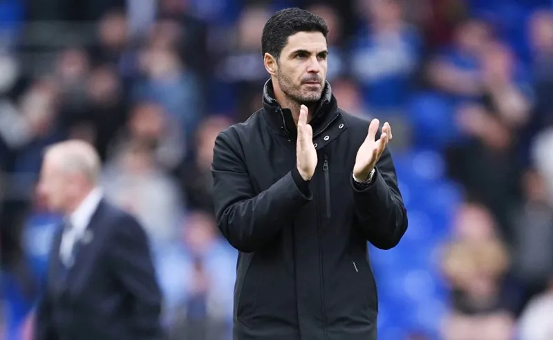 HLV Mikel Arteta cho biết Arsenal của ông hiện đang khát khao một danh hiệu lớn.