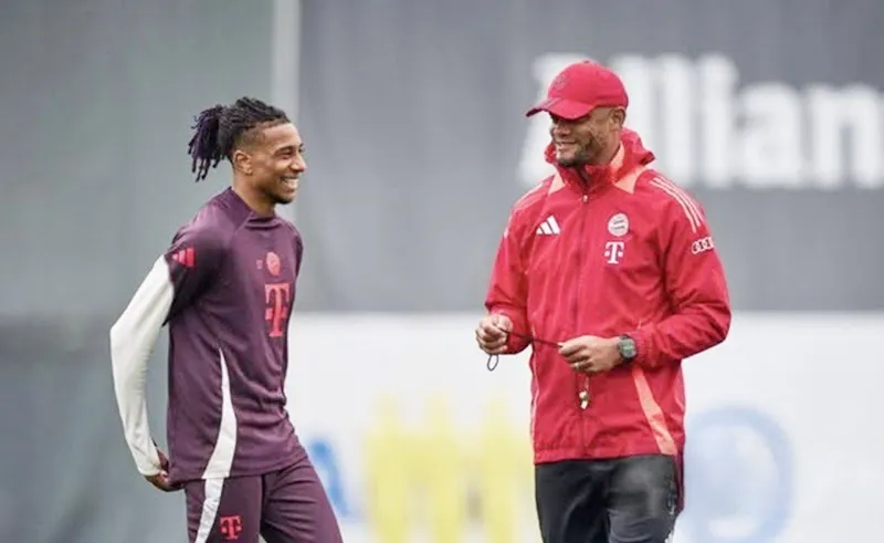 HLV Vincent Kompany so sánh Michael Olise với đồng đội cũ tại Man.City là Kevin De Bruyne.