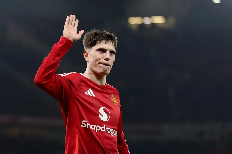 Alejandro Garnacho dự kiến sẽ trải qua buổi kiểm tra y tế tại Chelsea vào thứ Sáu.