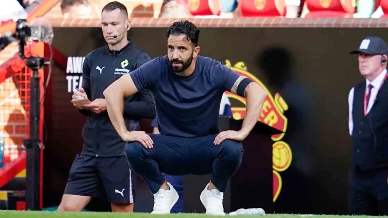 HLV Ruben Amorim thừa nhận ông đang sống “từng ngày” với tư cách là HLV của Man.United