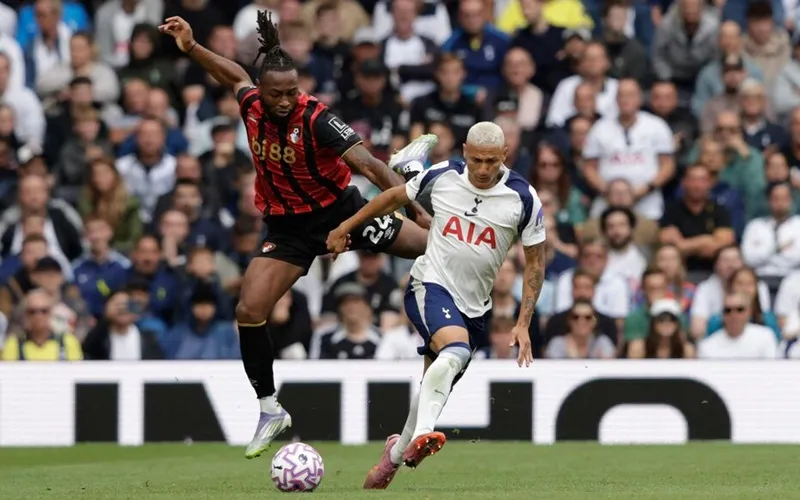 Tottenham sau 2 chiến thắng ấn tượng bất ngờ thua sốc 0-1 trước đội khách Bournemouth.