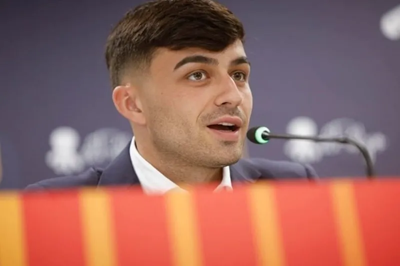 Pedri Gonzalez của Barcelona đã hạ thấp lời cảnh báo gần đây của HLV Hansi Flick