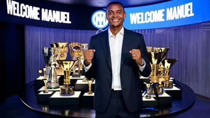 Akanji rời Man City vì áp lực cạnh tranh ở Etihad