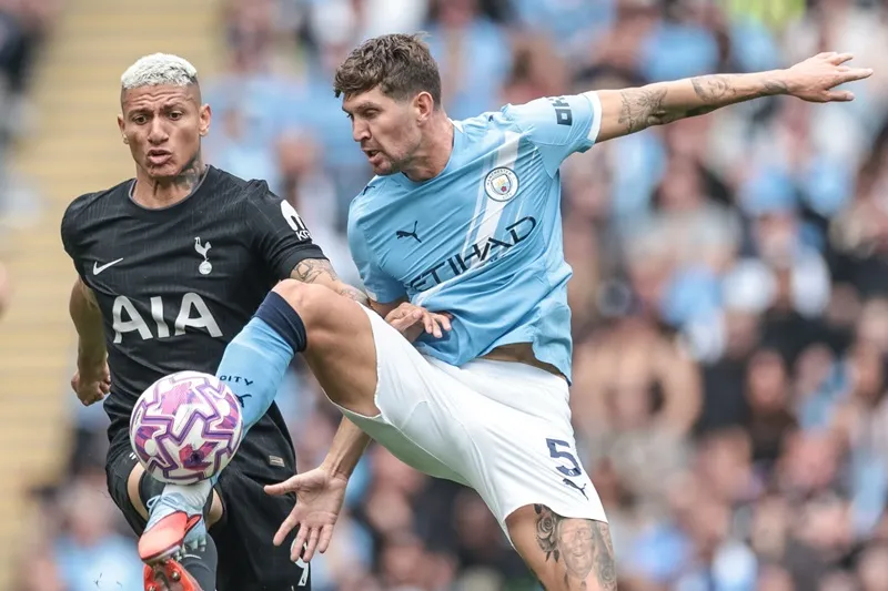 John Stones đã đá chính cả ba trận đấu của Man.City mùa này.