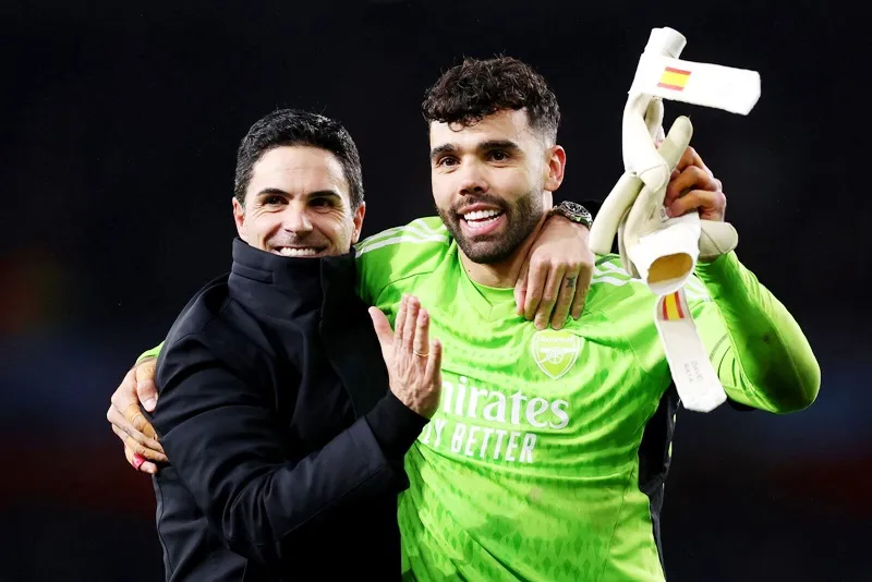 HLV Mikel Arteta hoàn toàn hài lòng khi đặt niềm tin vào thủ môn David Raya.