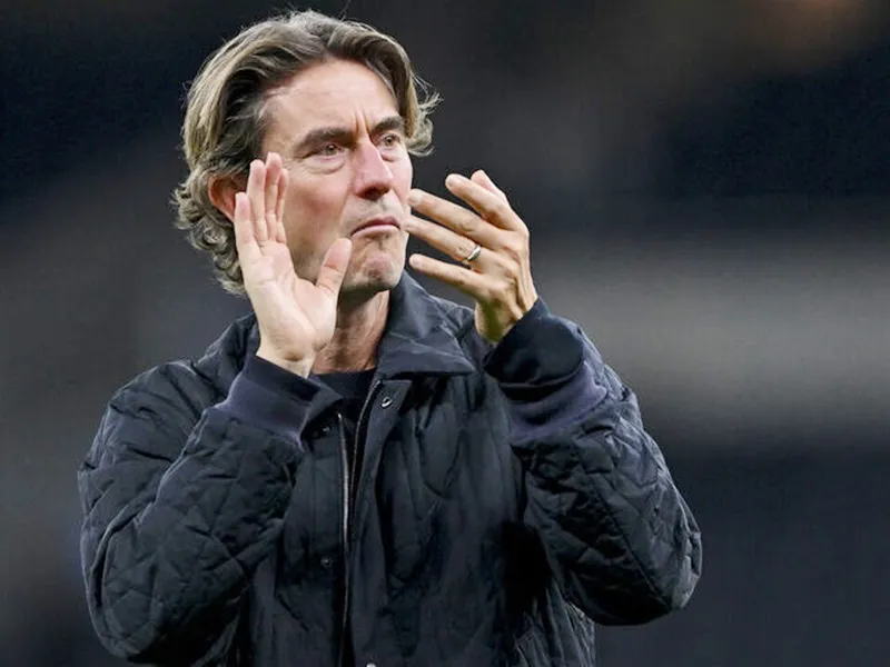 HLV Thomas Frank đã khởi đầu mùa giải mới như mơ cùng Tottenham.