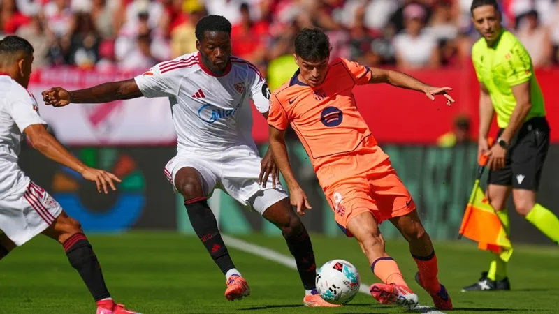 Pedri đã chỉ trích hiệp một “thật sự kinh hoàng” khiến Barcelona thua Sevilla 1-4.