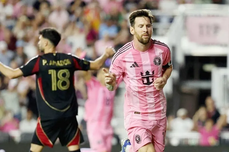 Lionel Messi dẫn dắt Inter Miami giành chiến thắng 4-0 trước Atlanta United.
