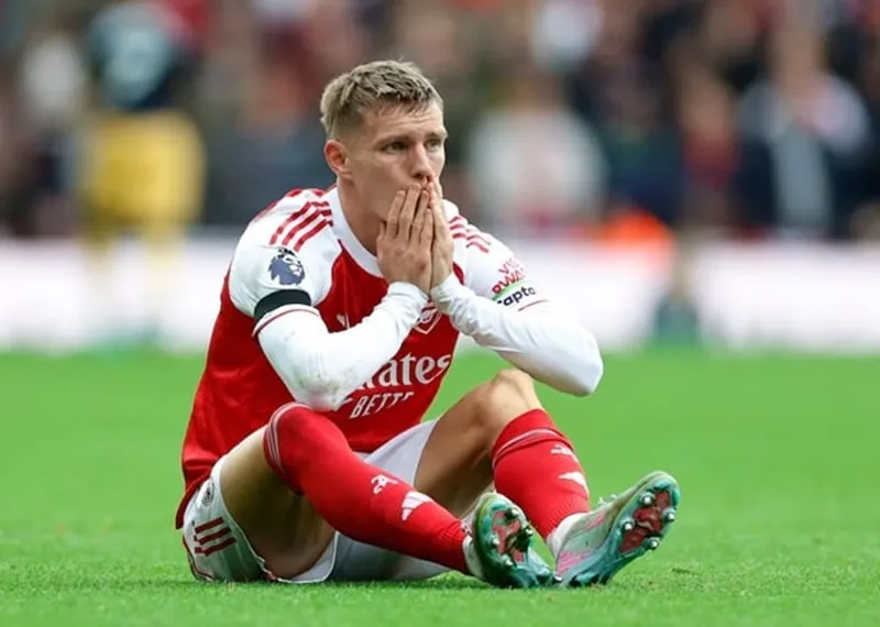 Arsenal chịu tổn thất lớn về chấn thương khi thời gian hồi phục của Martin Odegaard đã được xác nhận