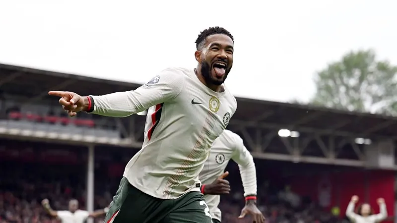 Reece James ăn mừng bàn thắng ấn định tỷ số trong lần ra sân thứ 200 cho CLB