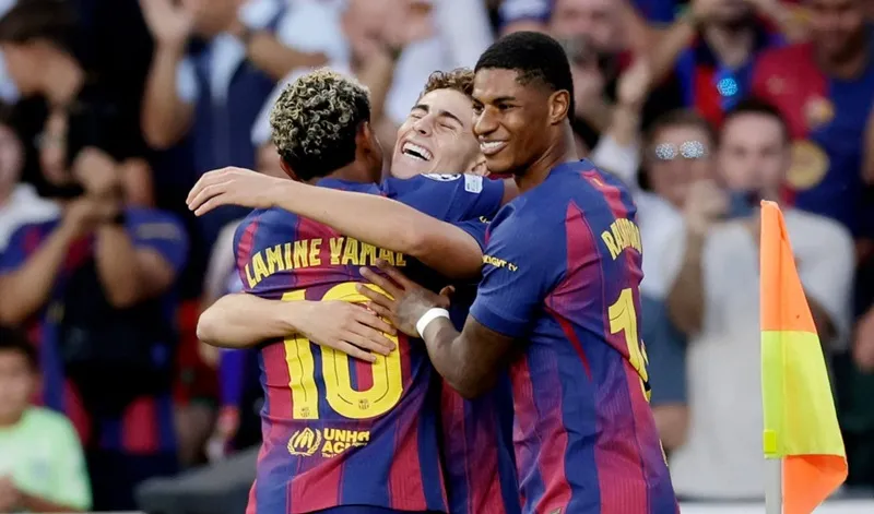 Barcelona đè bẹp Olympiacos 6-1 tại Champions League là một màn khởi động không thể tốt hơn trước trận Siêu kinh điển.