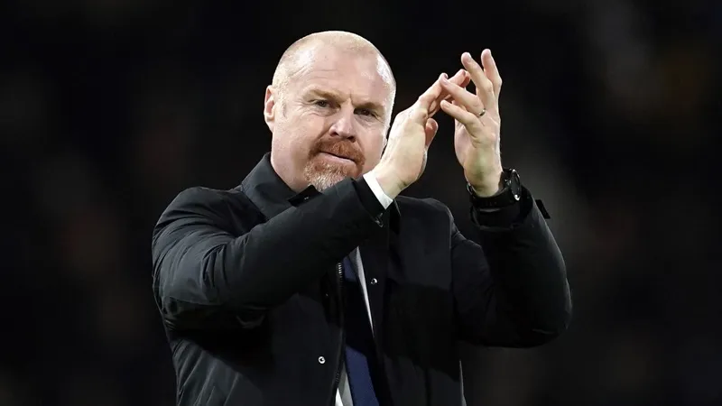 Sean Dyche trở lại giải Ngoại hạng Anh sau gần một năm khi trở thành HLV thứ 3 của Nottingham Forest trong mùa giải này.