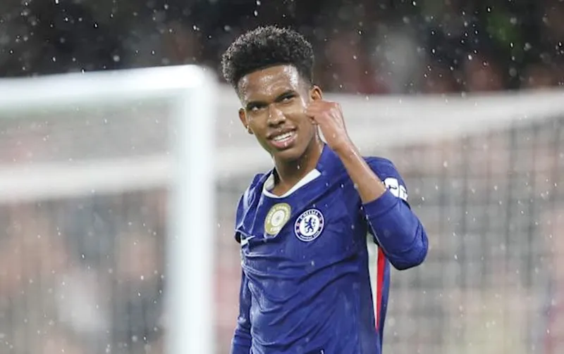 Estevao trở thành cầu thủ trẻ nhất trong lịch sử câu lạc bộ ghi bàn tại Champions League.