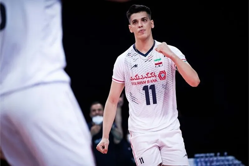 Saber Kazemi là tay đập hàng đầu của đội tuyển bóng chuyền nam quốc gia Iran.