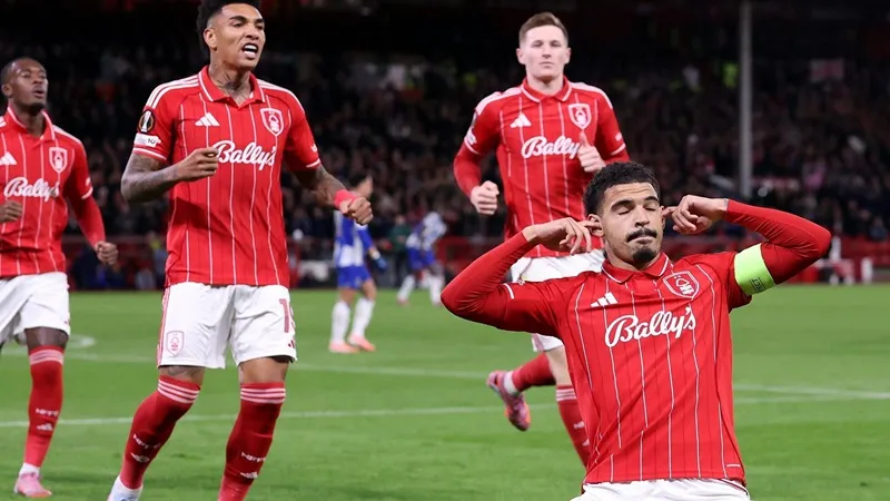 Nottingham Forest đã thể hiện một màn trình diễn tập trung để tạo nên chiến thắng 2-0 trước Porto.
