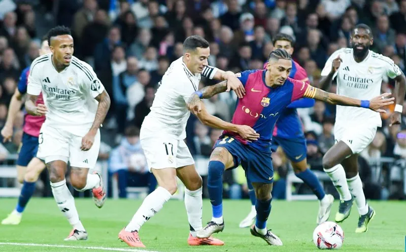 Raphinha không kịp bình phục chắc chắn là tổn thất rất lớn với Barcelona.