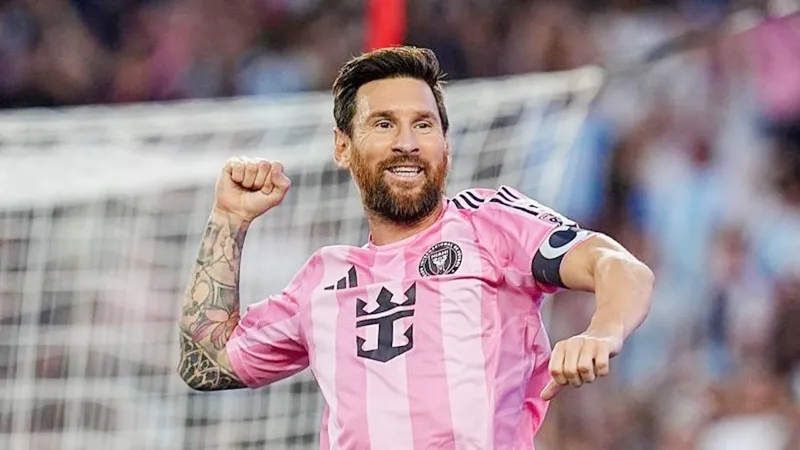 Lionel Messi không có cơ hội đối đầu Cristiano Ronaldo tại Saudi Arabia.